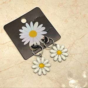 Daisy earrings